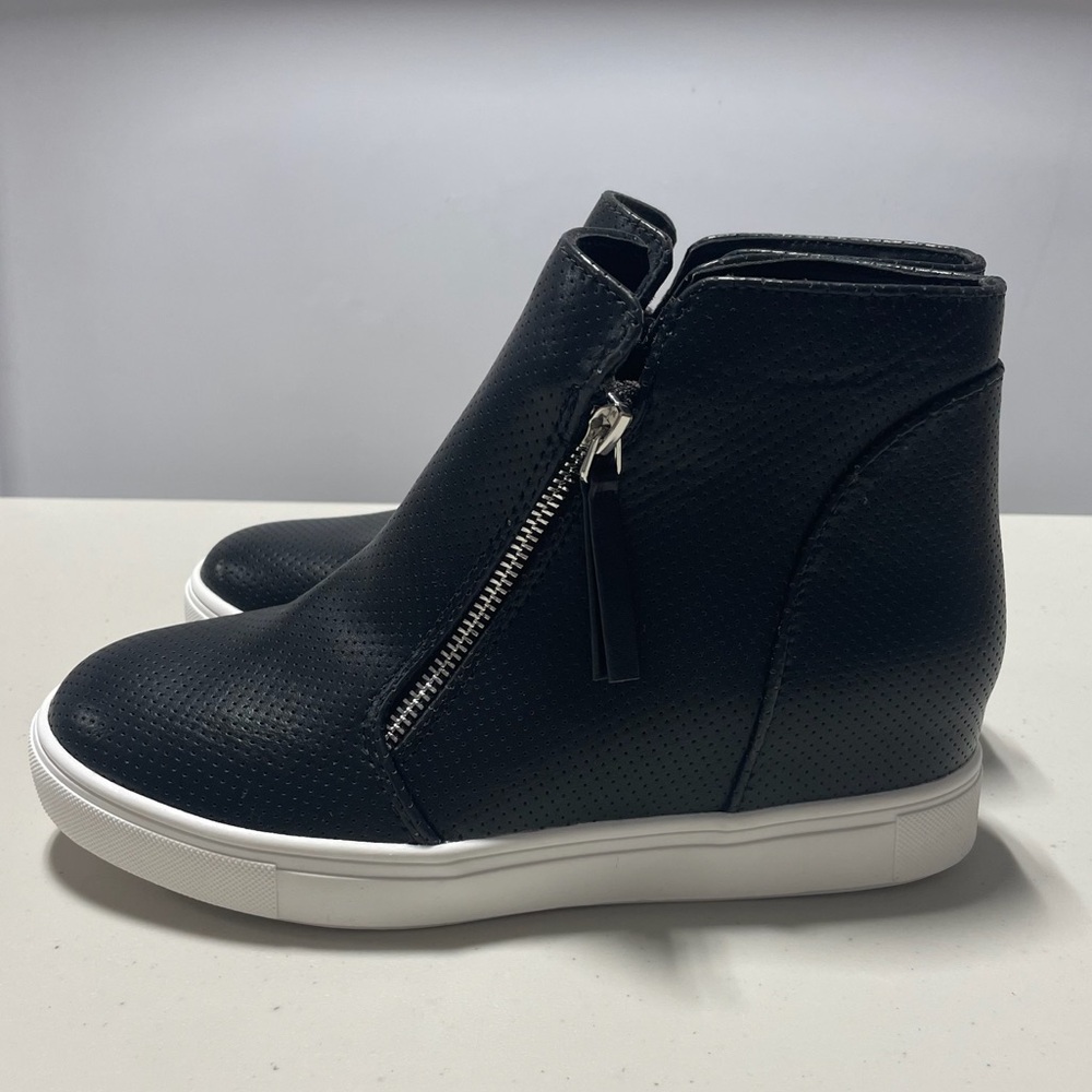 Lane Bryant Women Ankle Boot Black Dual Zip Inside Wedge Heel Almond Toe Size 7W
